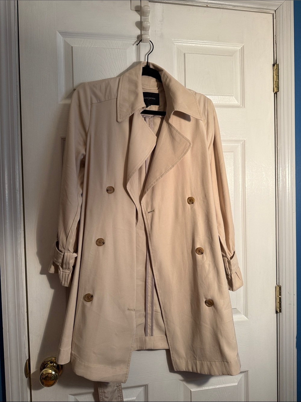 Classic Women's Double-Breasted Trench Coat - Cream